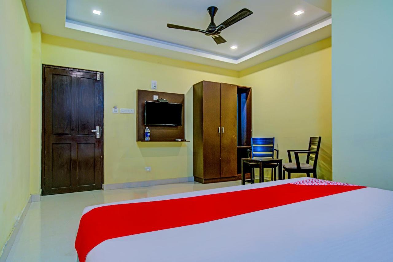 Oyo Flagship 77876 Amigo Suites Kochi Exteriér fotografie