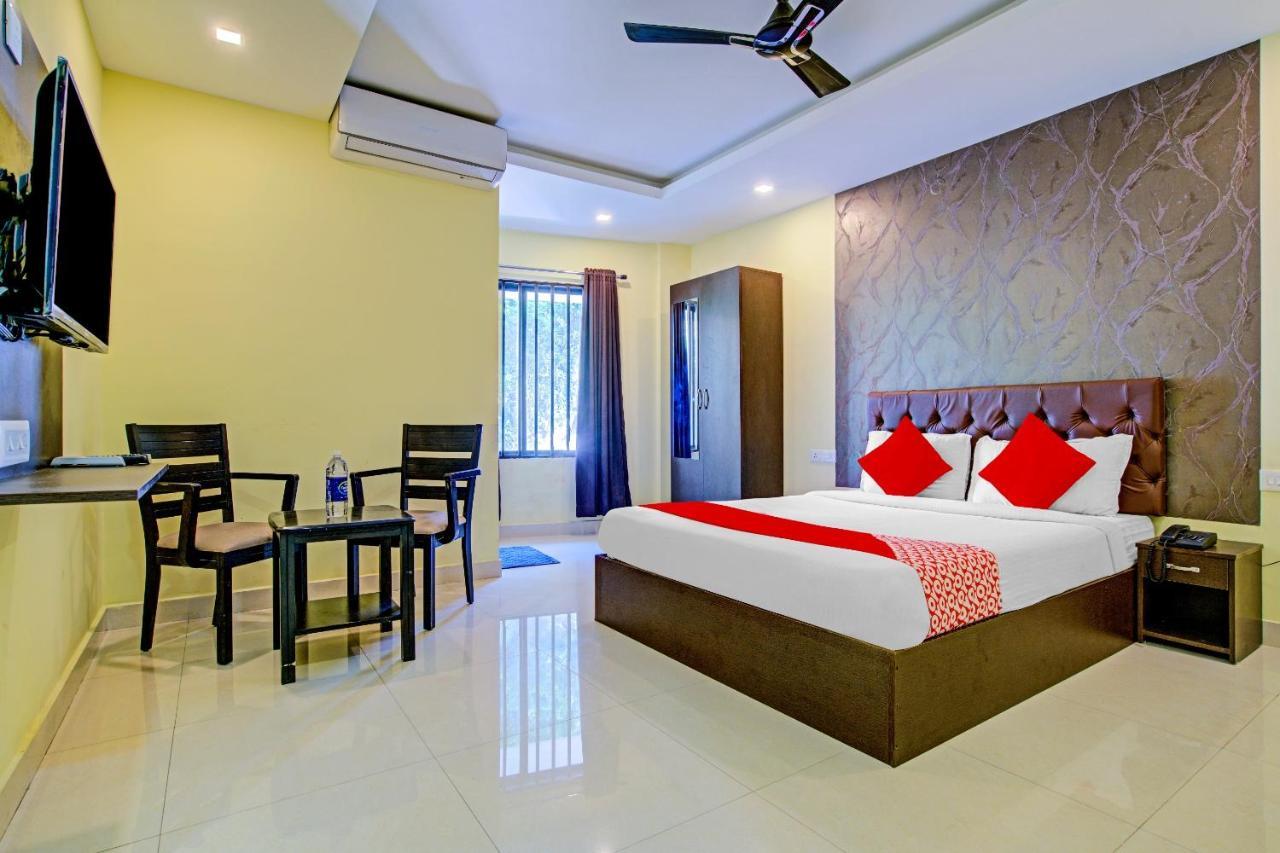 Oyo Flagship 77876 Amigo Suites Kochi Exteriér fotografie